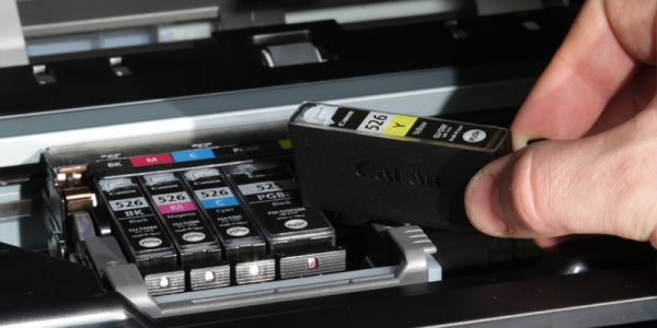 Canon Pixma MG5250: Five single ink tanks - print head with more nozzles.