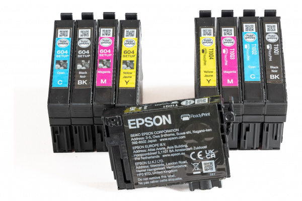 Epson Expression Home XP-3200: Die Tintenpatrone 604 Setup sowie die "ReadyPrint Flex"-Abopatronen T10Q.