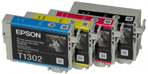 Epson-Tintenpatronen: Vier einzelne Tintenpatronen T130x. Sie haben eine hohe Reichweite und verursachen relativ geringe Druckkosten.