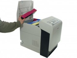 Kyocera FS-C5200DN: Man wechselt nur Toner - Entwickler und Bildtrommel bleiben permanent im Drucker.