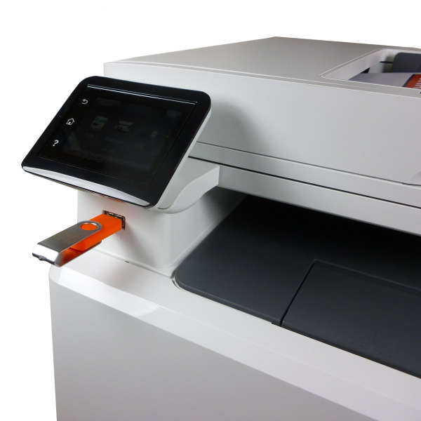 HP Color Laserjet Pro M274n: Druck von oder Scan auf USB-Stick ist möglich...