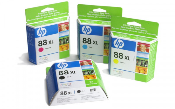 HP-Tintenpatronen: Vier Mal Nr. 88 mit "XL"-Füllmenge.