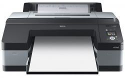 Epson Stylus Pro 4900: Mit 17 Zoll Druckbreite, Medien bis 1,5 mm Dicke und 200 ml großen Tintentanks.