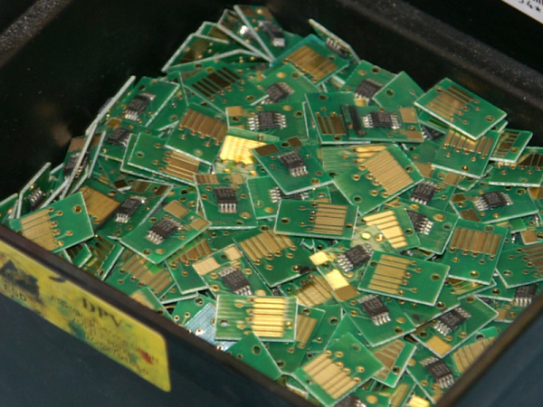 Smart-Chips: Für Pelikans Epson-Patronen.