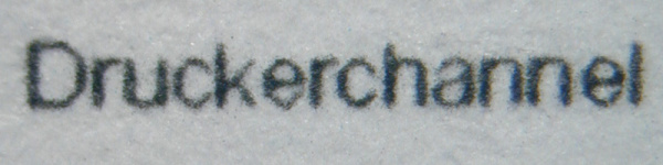 2-Punkt-Schrift: Die etwa 0,5 Millimeter hohe Schrift gibt der CLP-325W gut wieder.