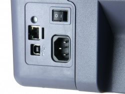 Schnittstellen Samsung: USB und Netzwerk stehen zur Verbindung mit dem PC zur Verfügung.