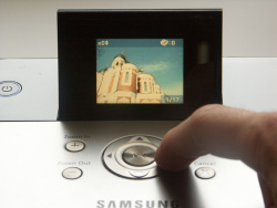 Samsung SPP-2040: Fotos am Gerät wählen
