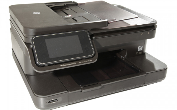 HP Photosmart 7510: Dieser Drucker hat die gleiche Gehäusestruktur wie der 6510 - Fingerabdrücke sieht man also nur auf dem Touchscreen.