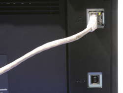 Dell 1355cnw: Ethernet, USB und Wlan.