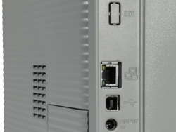 Samsung SCX-4833FD: Ethernet und USB.