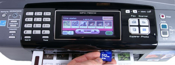 Brother MFC-790CW: The big touch-sensitive display (touchscreen) simplifies handling considerably.