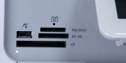 HP Photosmart Premium Fax C309a: Unterstützt alle gängigen Karten inklusive USB-Stick.