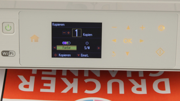 Epson Expression Home XP-415: Die gelb leuchtenden Sensortasten sind nicht immer optimal zu erkennen.