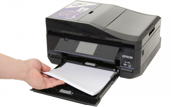 Epson Expression Premium XP-810: In die unter Papierkassette passen bis zu 100 Blatt Normalpapier.