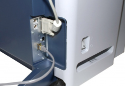Konica Minolta Magicolor 2490MF: Ethernet, USB, Fax und Pictbridge.