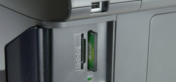 Epson Stylus DX7000F: CF Type II, Memory Stick, SD/MMC, xD.