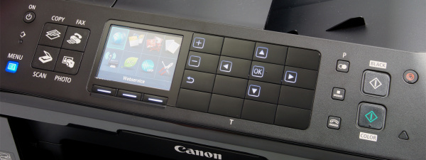 Canon Pixma MX895: Nicht klappbares Bedienfeld mit zahlreichen Tasten.