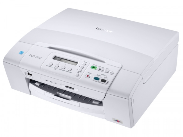 DCP-195C: Der flacher Tintendrucker kann neben drucken und scannen auch ohne PC Kopieren und Speicherkarten lesen.