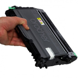 Geschüttelt, nicht gerührt: Durch vorsichtiges Schütteln lassen sich scheinbar leeren Kartuschen noch ein paar Seiten entlocken.