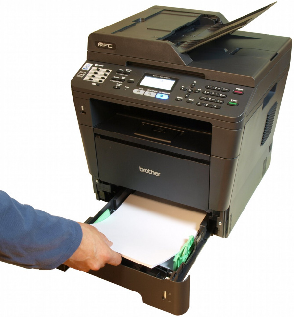 Brother MFC-8510DN: Die standardmäßige Papierkassette fasst 250 Blatt...