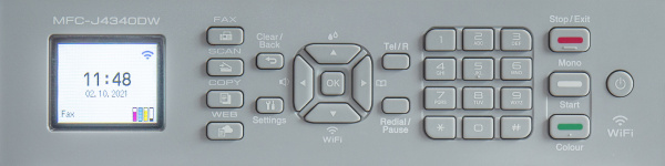 Brother MFC-J4340DW Bedienpanel: Sämtliche Einstellungen und auch Buttons befinden sich auf einem weit hochklappbaren Panel - mit seinem kleinen 4,3-cm-Display.
