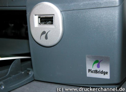 Pictbridge: Kompatible Kamera anschließen und Bilder drucken.