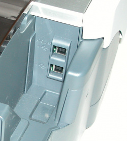 Zwei mal USB: Davon eine High-Speed- und eine USB-1.1-Schnittstelle stehen dem i965 zur Verfügung.