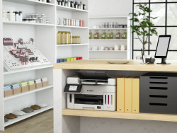 Eingebaut: Sowohl die Papierzuführung (Normalpapier in A4 oder A5) sowie der Scanner lassen sich frontal bedienen.