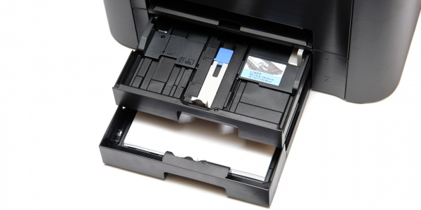Papiervorrat: Der Maxify iB4050 verfügt standardmäßig über zwei geschlossene Kassetten, die jeweils 250 Blatt Normalpapier aufnehmen.