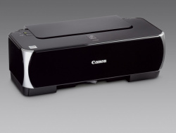 Canon Pixma iP2500: Kompaktes, quadratisches Gehäuse.