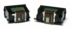 Unterschiedliche Düsenzahl: Druckkopf des iP3500 (links) und des iP4500 (rechts).