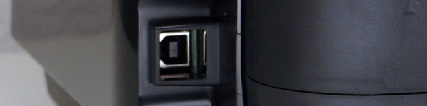 USB-Schnittstelle: Für den Anschluss an den Computer.