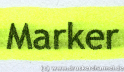 Markertest auf Kopierpapier: Texte verwischen beim Einsatz eines Leuchtmarkers.