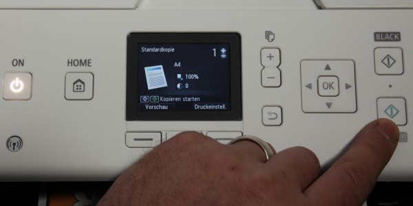 Canon Pixma MG5650: Trotz fehlendem Touchscreen lässt sich der Drucker beim Kopieren einfach bedienen.