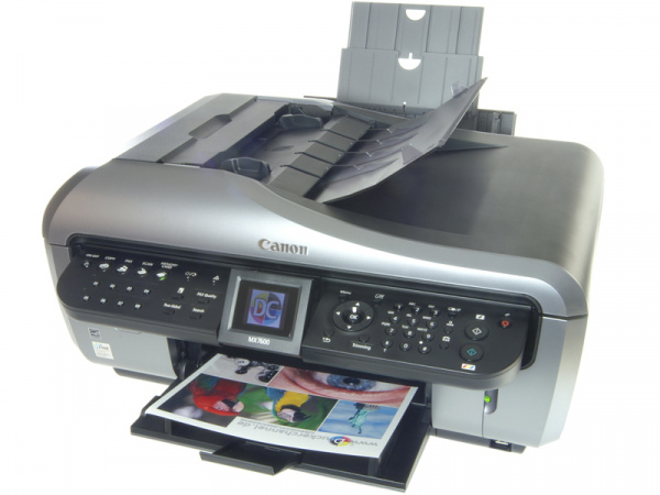 Canon Pixma MX7600: Office-AIO beschichtet das Papier vor dem Druck.