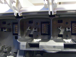 "Dockingstation" der gelben Tintenpatrone.