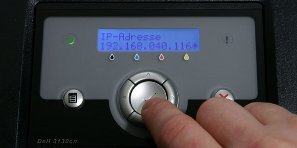 IP-Adresse: Die erfährt man bei Netzwerk-Druckern in der Regel übers Druckermenü.