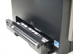 Dell Color Laser Printer 1320c: Papierkassette mit eingebautem Mehrzweckfach.