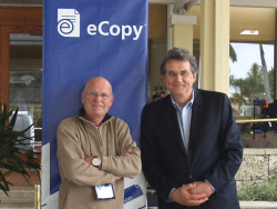 Relaxed: Ecopy Präsident Ed Schmid mit Druckerchannel-Redakteur Ulrich Junker.