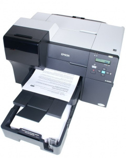Papierkassette: Nimmt 500 Blatt auf - das hintere Fach weitere 150 Blatt.