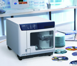 Epson Discproducer PP-100: vollautomatisches Produktionssystem.