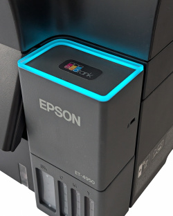 Leuchtturmprojekt: Die Umrandung der (umklappbaren) Tintentankabdeckung ist beleuchtet und pulsiert immer dann, wenn etwas passiert.