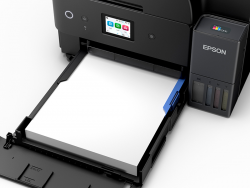 Papierkassette: Die Modelle ab dem ET-3950 sind mit einer Kassette für bis zu 250 Blatt ausgestattet. Diese lässt sich nach vorne aufklappen und kann dann auch einen Banner bis zur Länge von 1,2 Meter bedrucken.