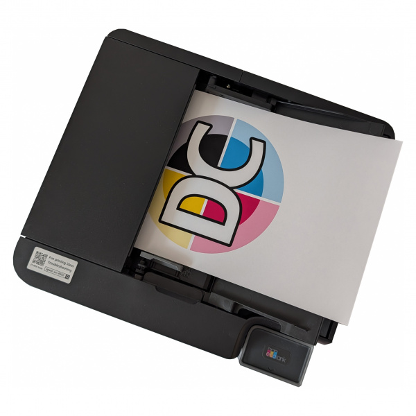 ADF: Der Originaleinzug muss zur Benutzung aufgeklappt werden und bietet dann Platz für bis zu 30 Blatt. Gescannt wird A4 in Simplex und neuerdings auch Duplex.