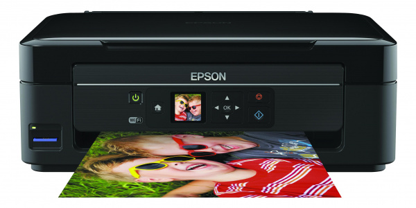 Epson Expression Home XP-332: Etwas flotteres Gerät mit kleinem Farbdisplay und Kartenleser.