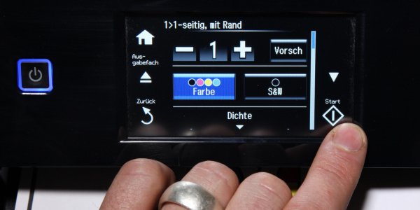 Epson Expression Premium XP-720: Das Display wirkt auf den ersten Blick unaufgeräumt - nach etwas Eingewöhnungzeit kommt man beim Epson mit dem Kopieren gut zurecht.