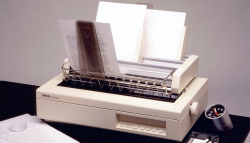 SQ-2000: Epsons erster Tintendrucker mit Piezodruckkopf (1984).