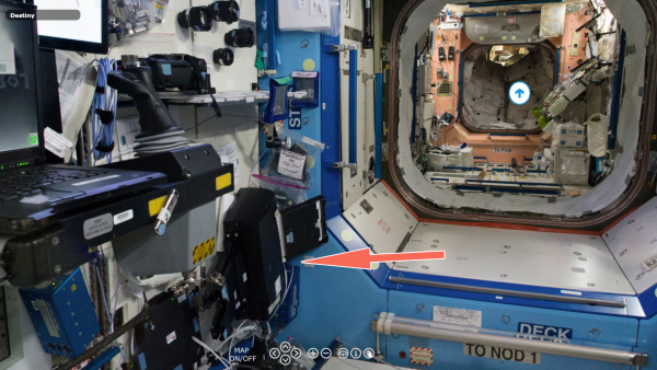 Epson Stylus Color 800: Installiert im Destiny-Modul auf der ISS (Screenshot, Originalaufnahme vom 23. Mai 2015, Copyright ESA/NASA).