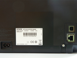 Epson Stylus Office B40W: Schnittstellen für USB, Netzwerk und Stromversorgung auf der Rückseite.