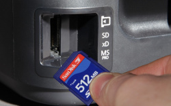 Epson Stylus Office BX525WD: Steckplatz für SD, xD und MS - CF und USB-Stick fehlen.